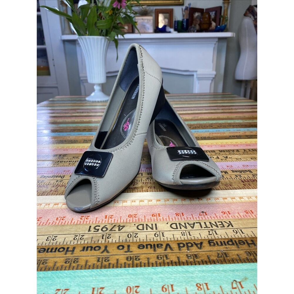 Ros Hommerson Eloise Taupe Micro Stretch Peep Toe Shoes Size 9.5 N Rhinestone